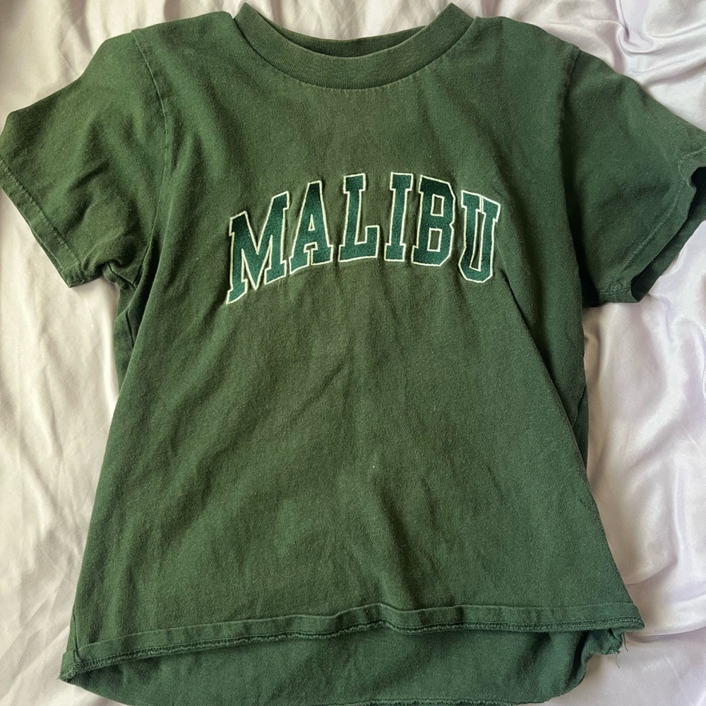 Small Brandy Melville tee shirt.